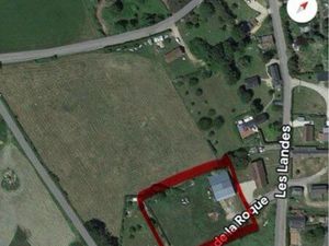 3 Terrains à bâtir de 1000m2 dont 1 avec hangar