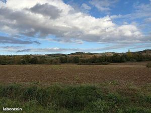 Terrain constructible au coeur du village de Saint-Elix D'astarac ( 32450)