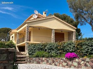 Appartement haut de villa 114m²+terrain privatif de 517m² plat