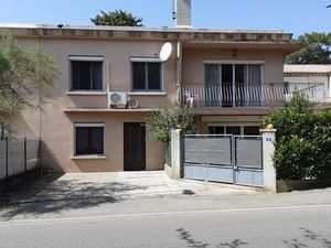 Maison lumineuse avec vue sur un parc