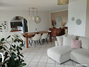 Malissard - maison plain-pied de 114 m² - 3 ch - 2700 m² de terrain - garage - Piscine