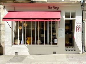 ANGERS – HYPERCENTRE Cession de bail commercial – Local rénové  rue en plein renouveau