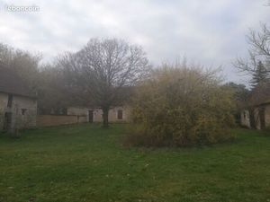 Maison 140m²  5 pièces sur grand terrain boisé 1 2ha au milieu des champs  dépendances 500