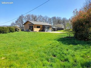 Maison récente sur 1ha