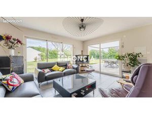 Maison 7 pièces 202 m²