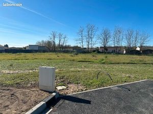 Terrain 600 m² Podensac