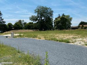 Terrain 608 m² Roaillan