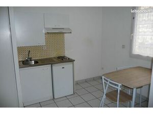 Studio rez de chaussée  parking