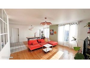 Appartement T4 – 96 m² – 9e étage – Vue montagnes – Très lumineux