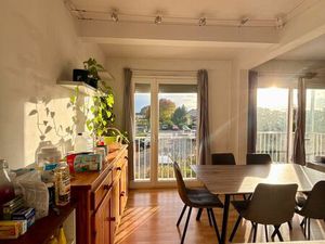 Libourne grand t2 avec terrasse et parking dans une residence securisee