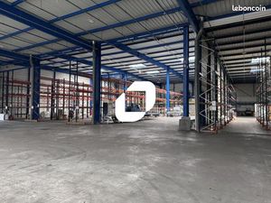 Local industriel 9 732 m²