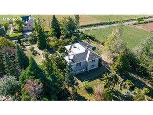 Maison 8 pièces 376 m²