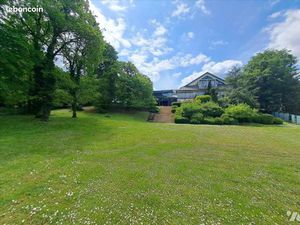 Maison 7 pièces 675 m²