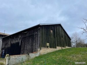 Grange avec petit terrain
