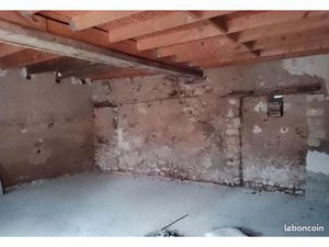 Loue Local de stockage sur 2 niveaux