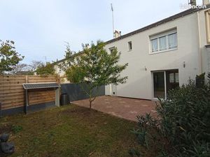 MAISON de ville 4 chambres avec jardin clos