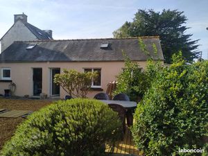 Finistère nord  secteur baie de Morlaix  300 m² + cour intérieure 100 m²