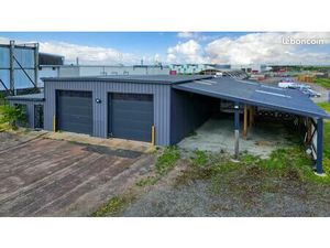 Local industriel 215 m²