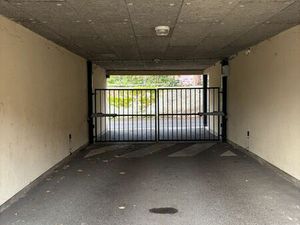 Parking/box ANCY DORNOT