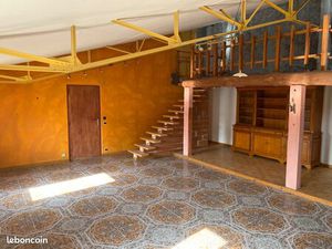 Maison à Ajac  belle surface  grand terrain et beau potentiel