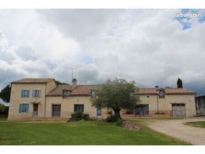 Propriété – 2 maisons pierre – 7000m²- Dépendances – Longère - Piscine