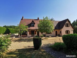 Maison 8 pièces 232 m²