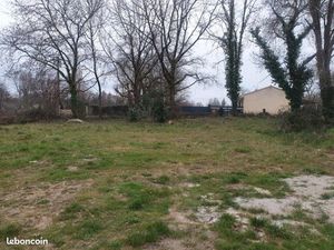 Terrain 1 040 m² Saint Laurent D Arce