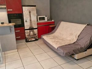 Appartement meublé en rdc de 50 m2 avec petite terrasse et cave