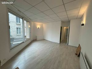 Bureau 48 m²
