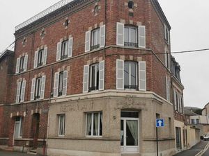 Vend immeuble avec commerce