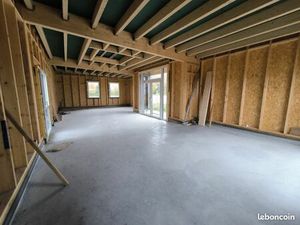 Local 70 m² Fondettes