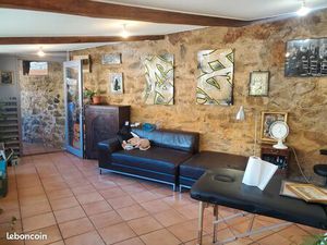 Appartement et locaux commerciaux