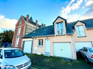 Maison de ville 2 chambres 65m² avec cour et garage