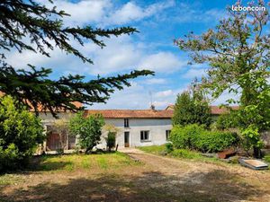 Longère 161m2 8 pieces grange terrain 2500m2