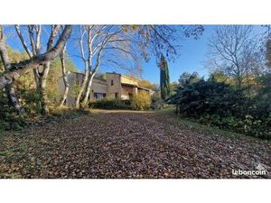 Maison 11 pièces 250 m²