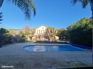 Villa 5 pièces 130 m²