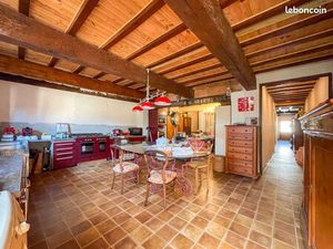 Maison de village à colombages