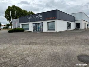 Magasin zone commerciale