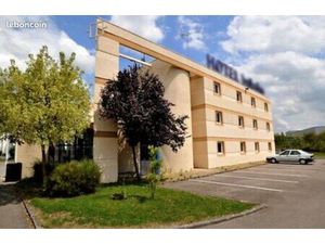 Hôtel de 40 chambres en emplacement n°1