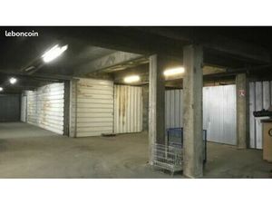 Garage/box 12 m² Allouis