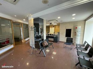 Local commercial 147 m²