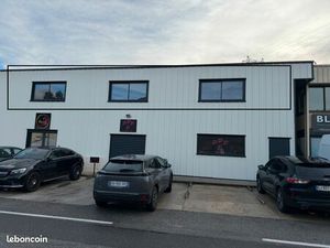 Locaux professionnels 70 m² – 2 bureaux + salle de réunion – Le Lavandou