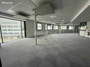 Bureaux 324 m²