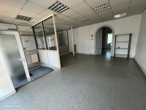 Local commercial hyper centre