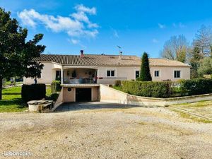 Maison au bord du lot 200 m2