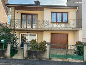 Belle maison de 125 m2 avec garage  terrasse et jardin
