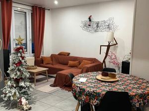 A louer petite maison mitoyenne au calme