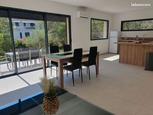 Villa mitoyenne contemporaine