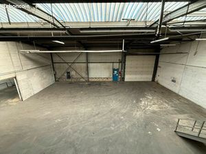 Local bureaux 640 m²