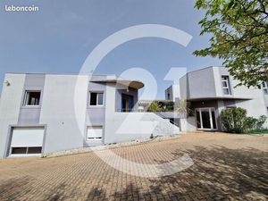 Boutique 2000 m² VALENCE